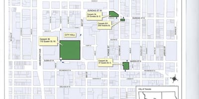 地図のトロント市役所駐車場